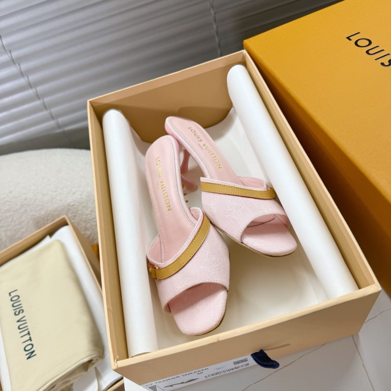 l0vis Vvtt0n slippers